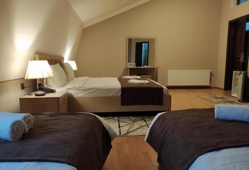 اتاق استاندارد چهار تخته, Gold Hotel Quba