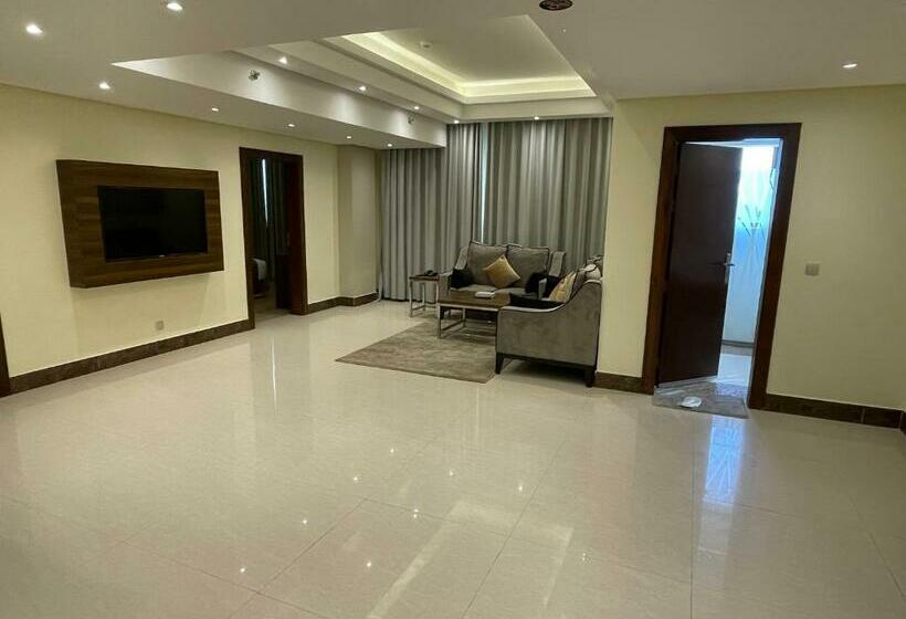 דירת שלושה חדרים, شقة فاخرة بالخبر  حي الحمراء