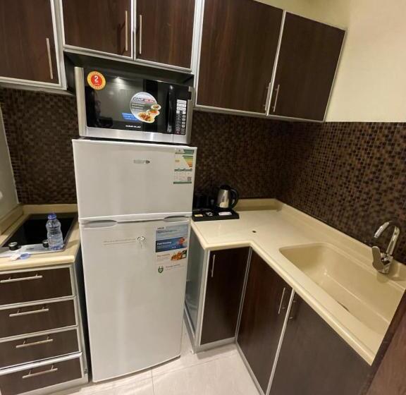 חדר דחוקס עם מיטת קינג, شقة فاخرة بالخبر  حي الحمراء