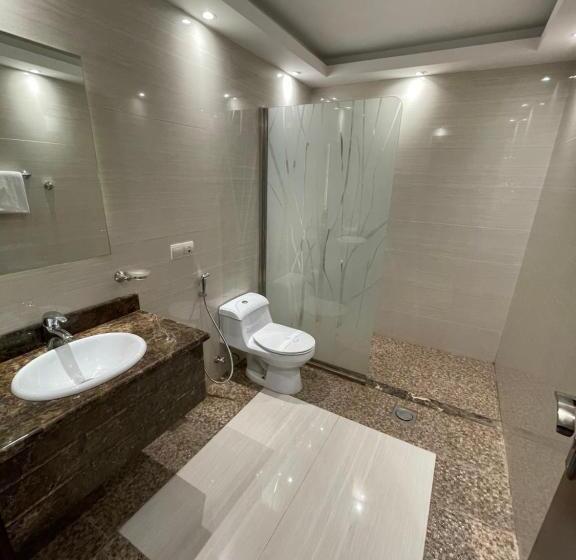 חדר דחוקס עם מיטת קינג, شقة فاخرة بالخبر  حي الحمراء