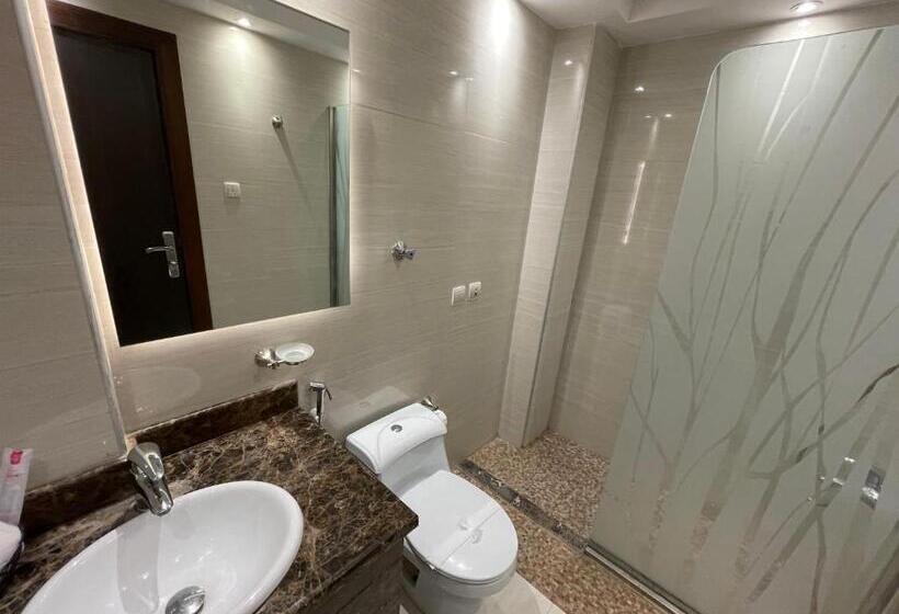 דירת שלושה חדרים, شقة فاخرة بالخبر  حي الحمراء