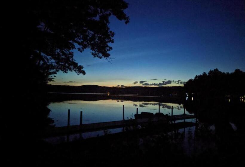 带大床的豪华间, Lake Shore Farm Inn