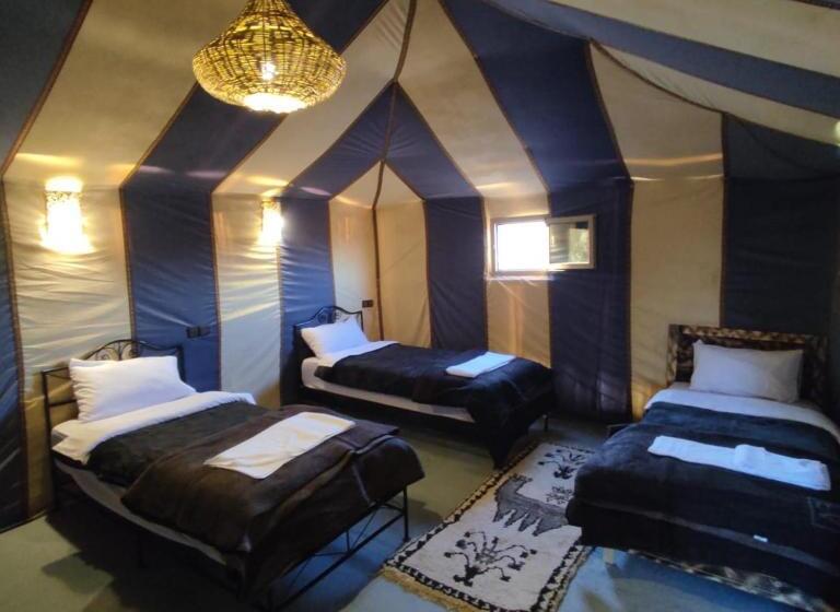 اتاق راحتی سه تخته, Merzouga Family Luxury Camp