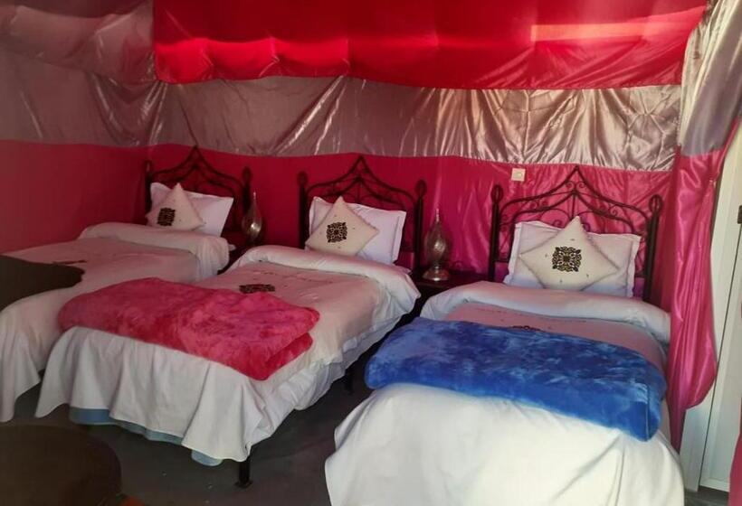 اتاق راحتی سه تخته, Merzouga Family Luxury Camp