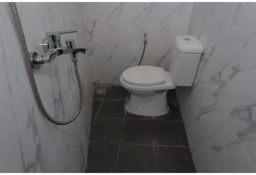 スタンダードルーム, Oyo Life 2709 Kost Cirendeu