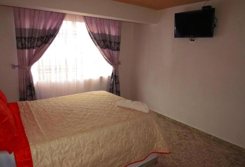 غرفه قياسيه سريرين مزدوجين, Villaloren