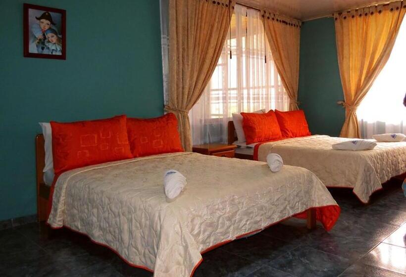 غرفة عائلية مطلّة علي الجبل, Villaloren