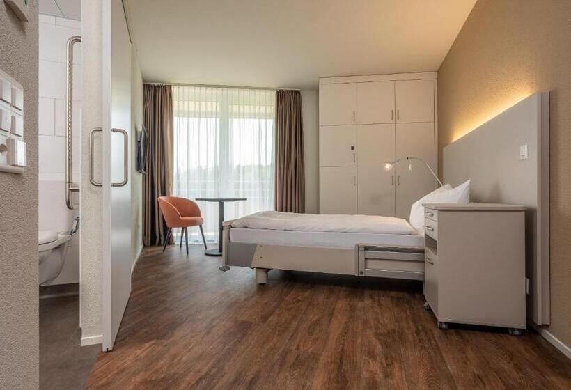 Номер Стандарт Индивидуальный, Pflegehotel Sutz Lattrigen