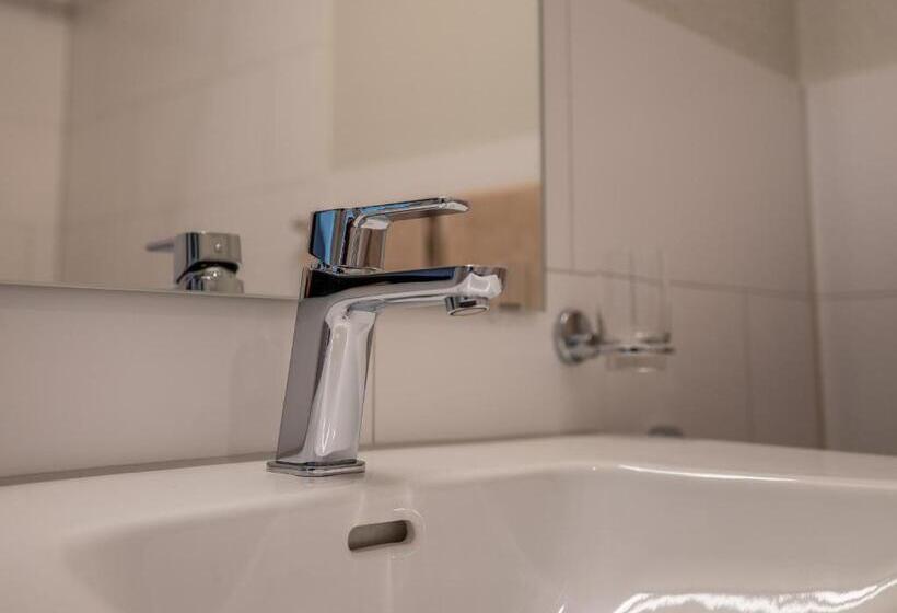 דירת שני חדרים, Pflegehotel Sutz Lattrigen