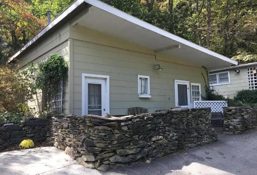 キングサイズベッドのデラックスルーム, River House Inn