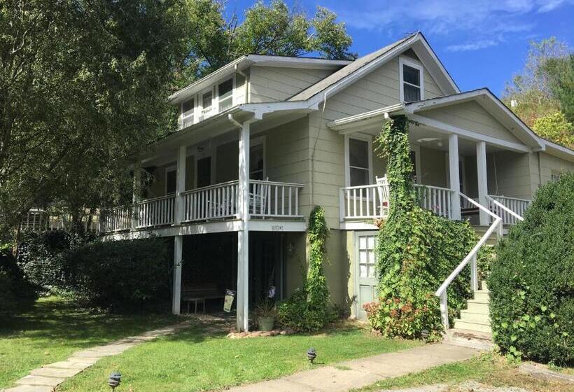 스탠다드 룸 킹사이즈 침대, River House Inn