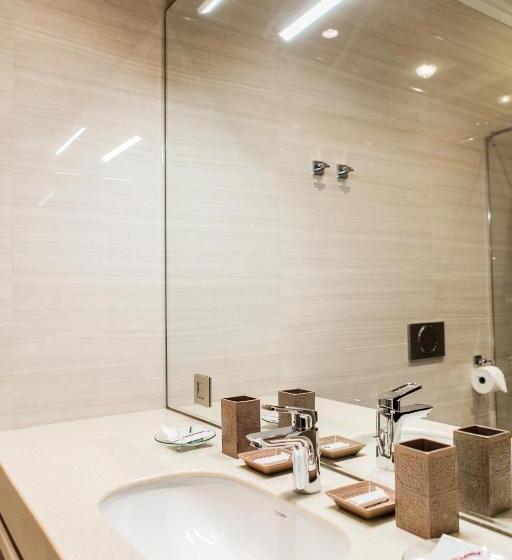 جناح, родичі