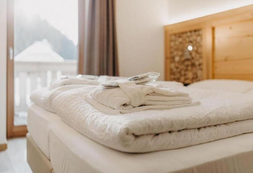 חדר סטנדרט, Aurai