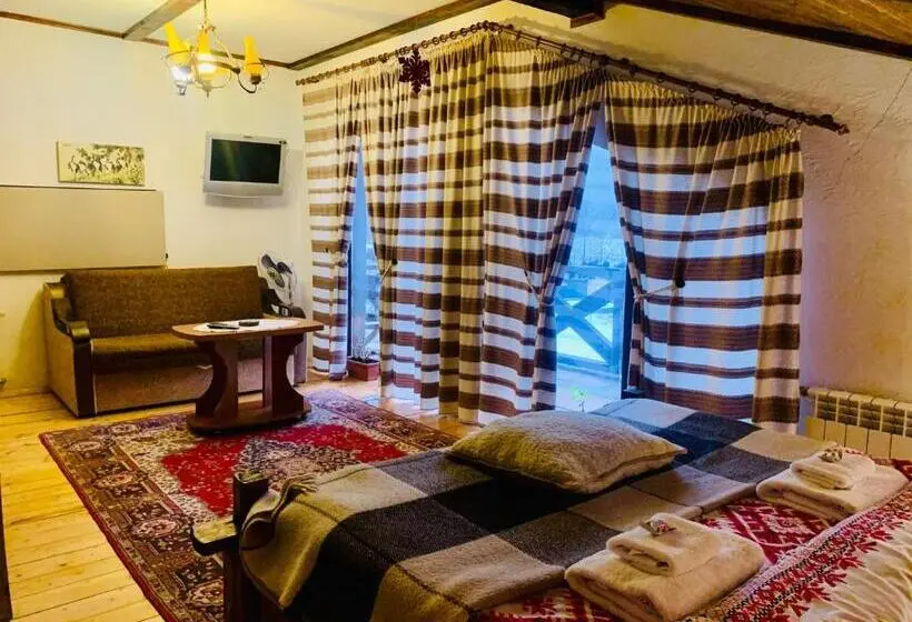 اتاق استاندارد چهار تخته, Chalet Vedmezhe