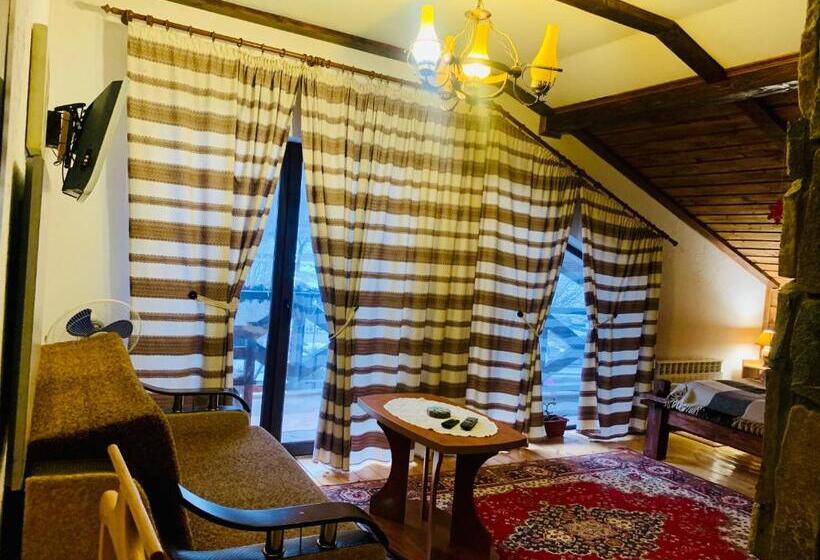 اتاق استاندارد چهار تخته, Chalet Vedmezhe