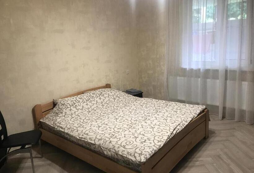 اتاق استاندارد, Kryve Ozero