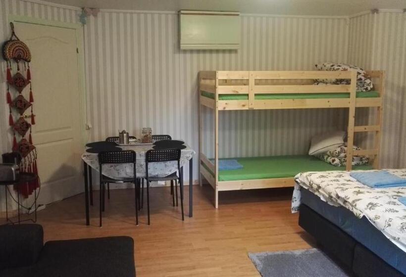 ファミリールーム, Lin's B&b