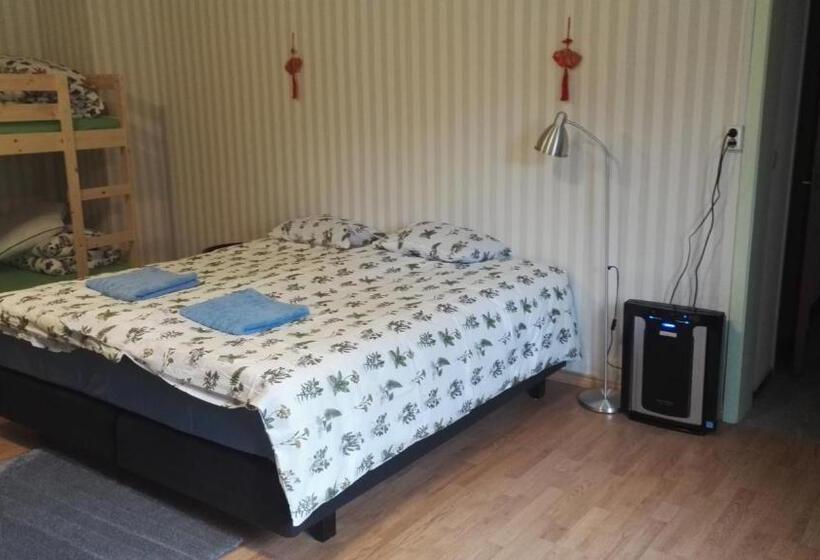 ファミリールーム, Lin's B&b