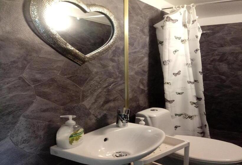 Номер Стандарт Трехместный, Lin's B&b