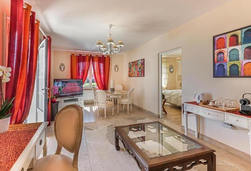 Люкс Вид на Бассейн, Domaine Du Bois Des Anges