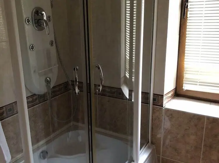 スイート, Europe Hotel Brody