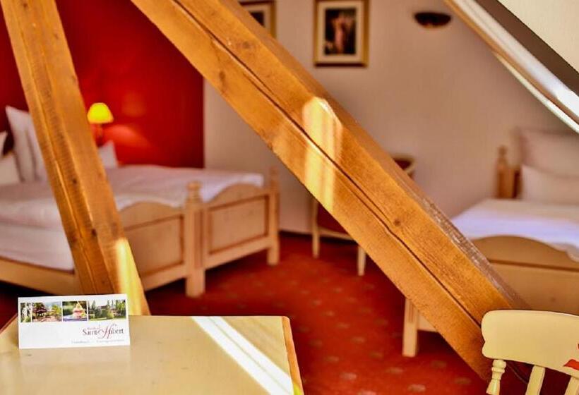 Полулюкс, Saint Hubert