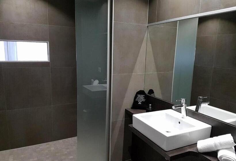 Номер Deluxe, Saint Hubert