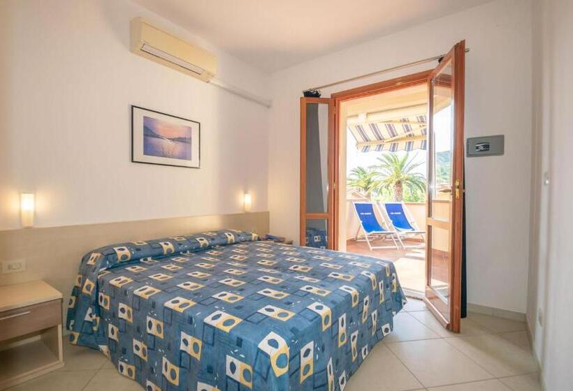 آپارتمان 1 خوابه با تراس, Lido Azzurro Residence