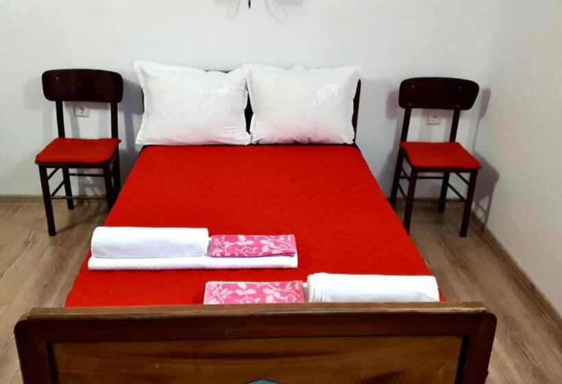 חדר בסיסי, Babinata Kashta Srebarna