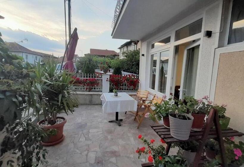 آپارتمان 1 خوابه با چشمانداز باغ, Tija Apartments