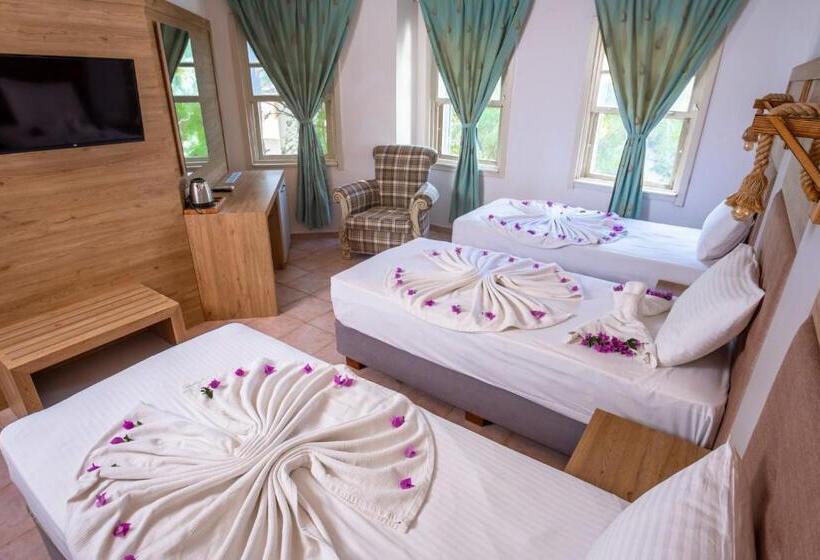 غرفة سوبيريور ثلاثية, Museum Resort Spa