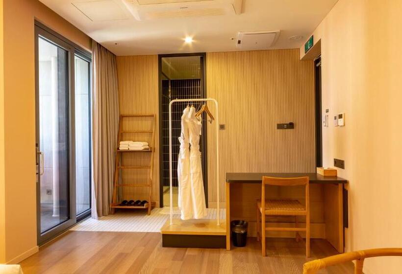 اتاق استاندارد, Hound Hotel Signature