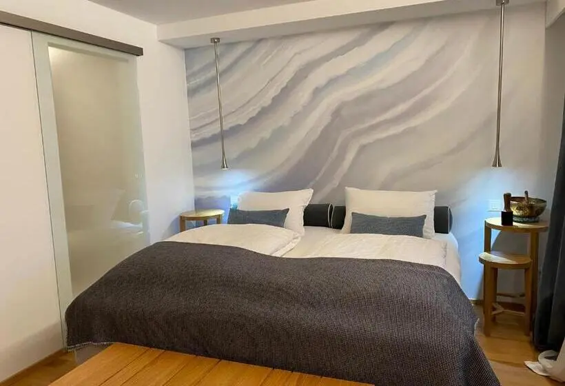 デラックスルーム, Espace Entre Ciel Et Terre