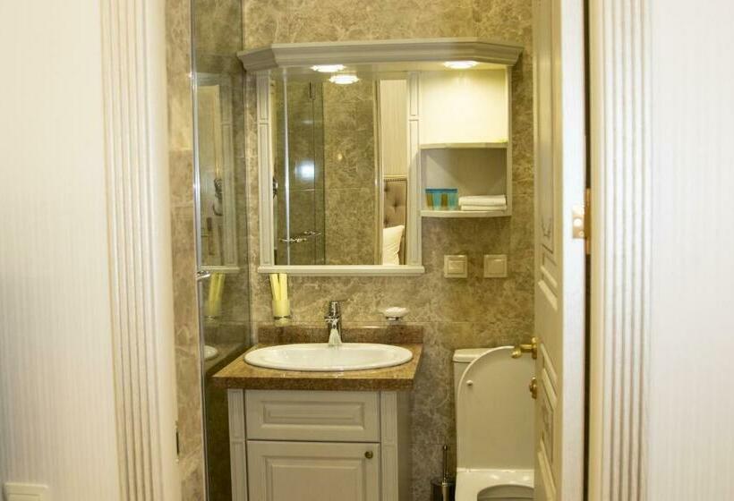 חדר דלוקס, Armenia