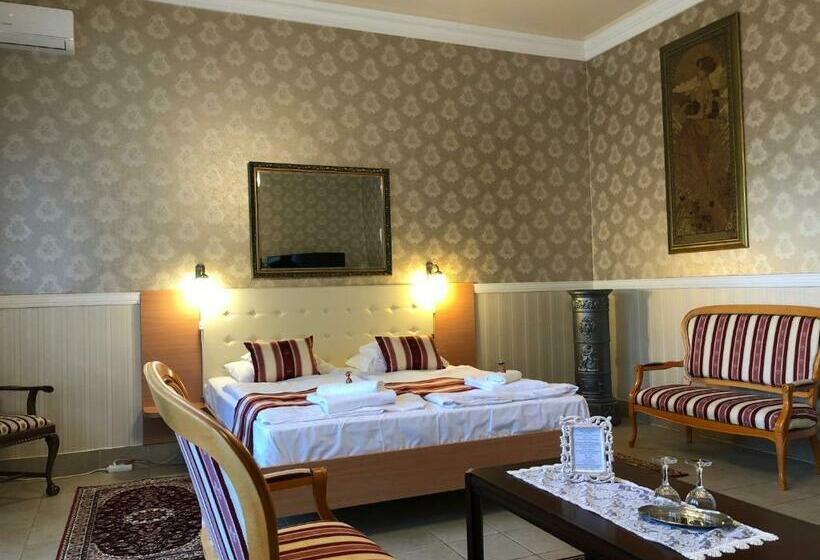 غرفة سوبيريور, Festetich Kastélyszálló és Zsuzsanna