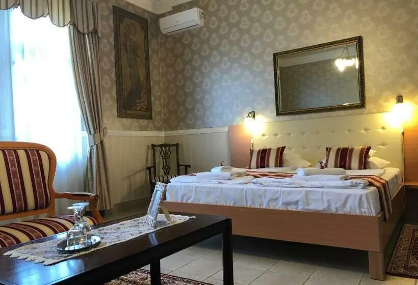 Superior-huone, Festetich Kastélyszálló és Zsuzsanna
