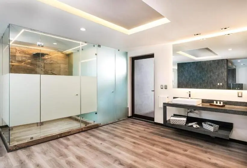 デラックススイート, Kaia Suites