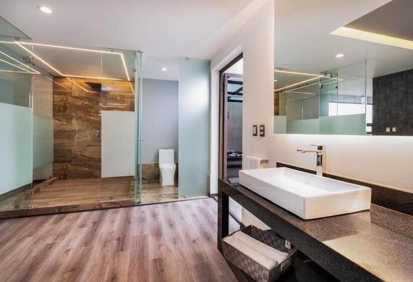 デラックススイート, Kaia Suites