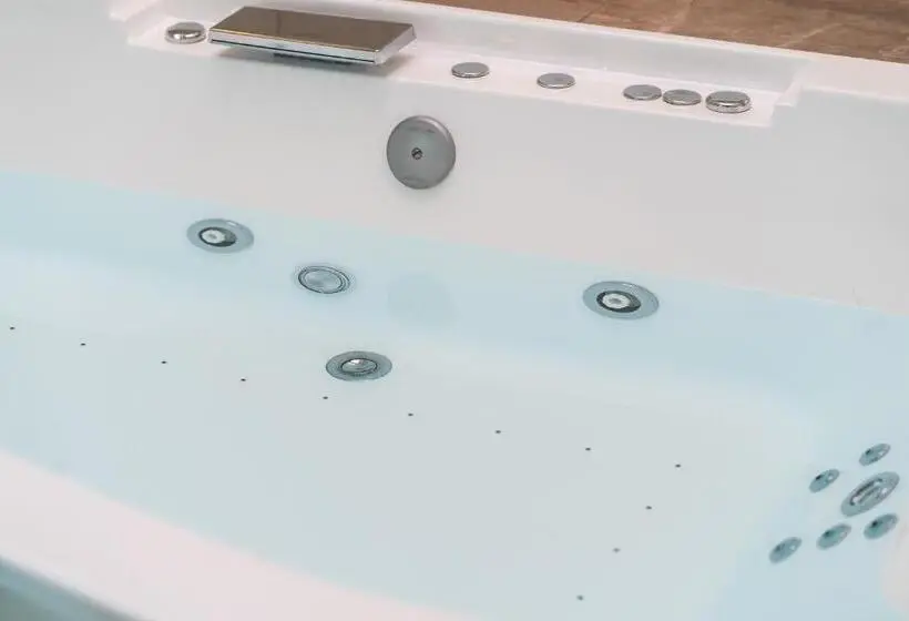 デラックススイート, Kaia Suites