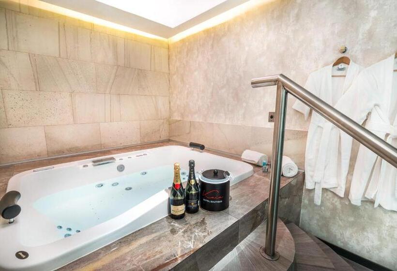 豪华套房, Kaia Suites