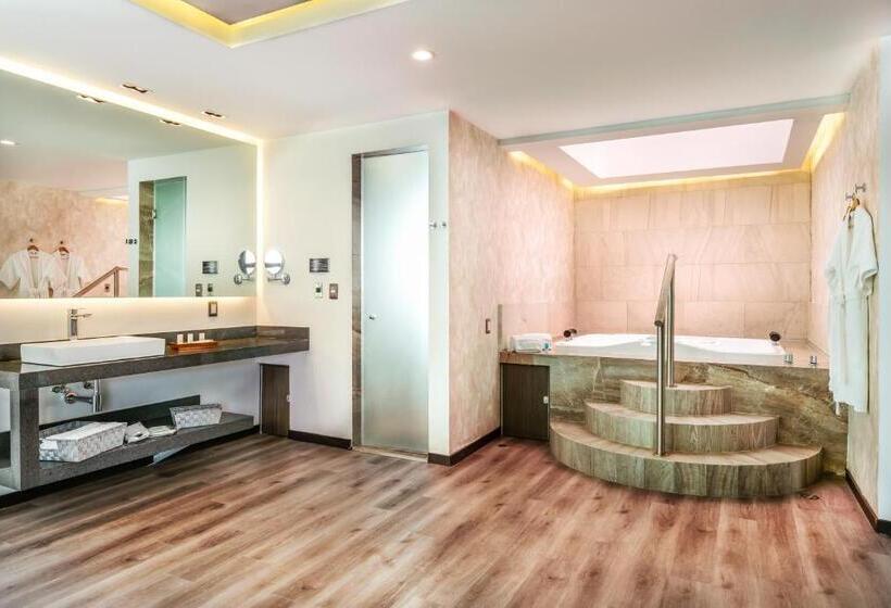 デラックススイート, Kaia Suites