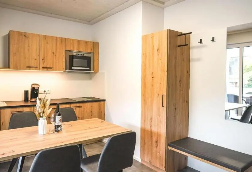 Huoneisto 1 Makuuhuone, Landgasthof Waldeck