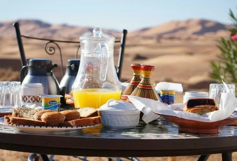 スタンダードルーム, Sleeping In A Tent In Merzouga Desert !