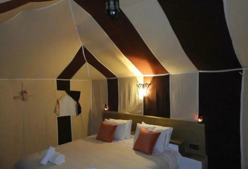 スタンダードルーム, Sleeping In A Tent In Merzouga Desert !