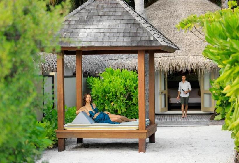 ویلای 3 خوابه با استخر, Angsana Velavaru   15 Percent Off On Return Sea Plane Transfers, Bookings & Stays Between 27 Dec 202