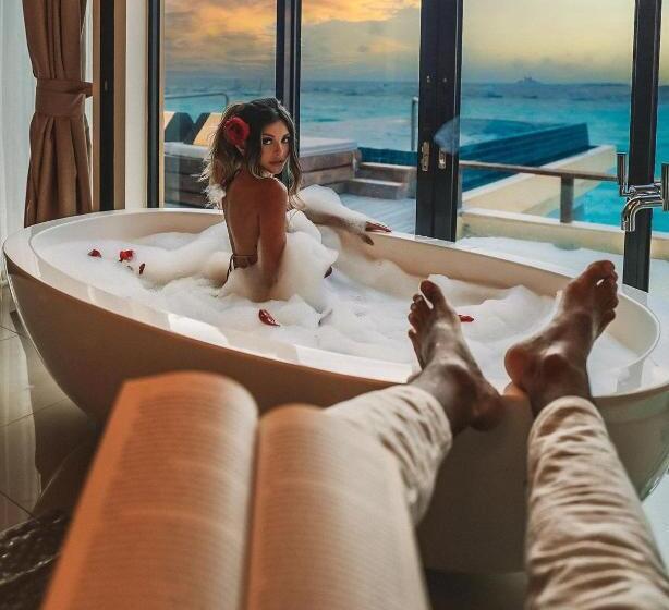 ویلای لوکس 1 خوابه, Angsana Velavaru   15 Percent Off On Return Sea Plane Transfers, Bookings & Stays Between 27 Dec 202