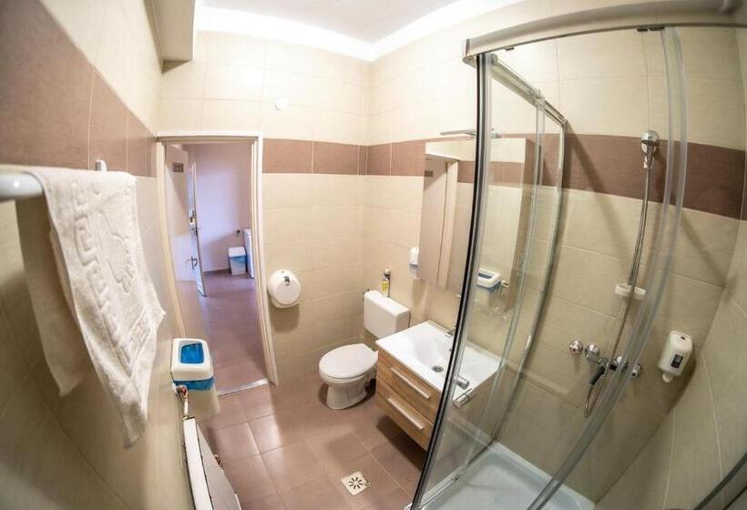 חדר משפתחתי סופריור, Dzsungel