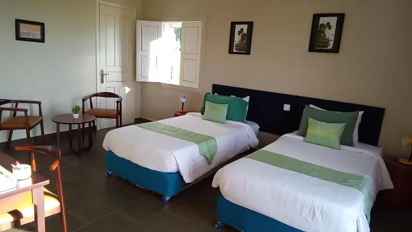 キングサイズベッドのデラックスルーム, Koh Ker Hotel And Restaurant