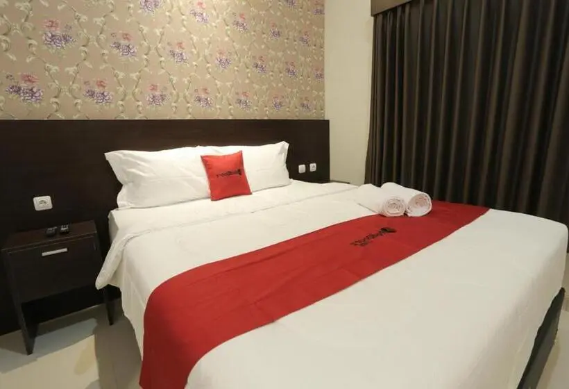デラックスルーム, Reddoorz Plus Near Solo Paragon Mall