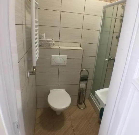 ファミリールーム, Patavár Panzió étterem